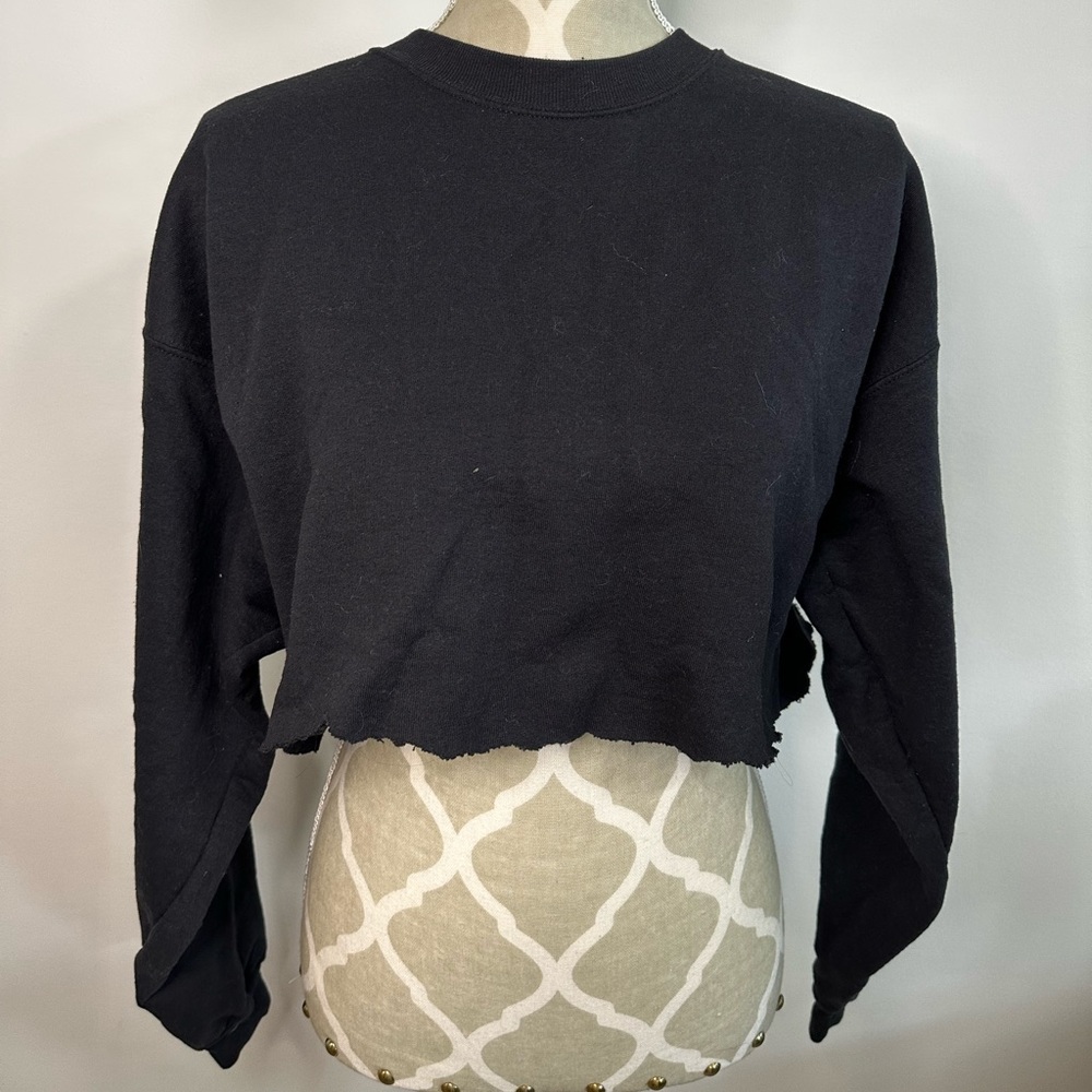 Cozy black raw hem cutoff sweat shirt - Picture 1 of 2